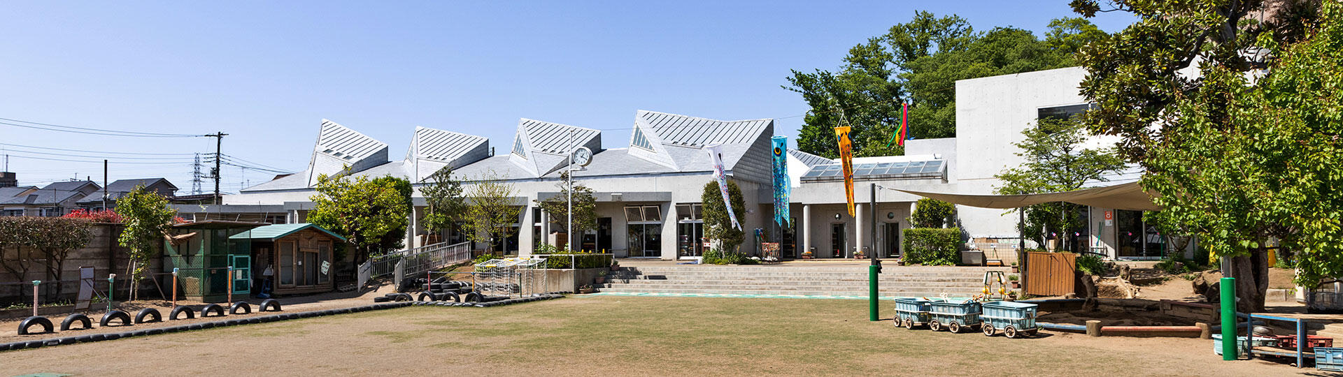 笑顔の2人の男の子たち